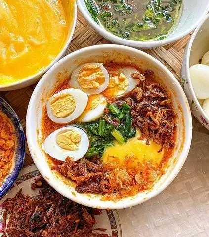 Hình ảnh Bánh tráng chấm tóp mỡ, lòng đào muối béo