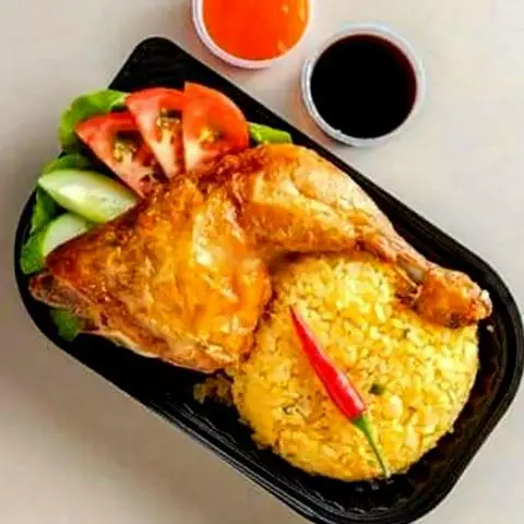 Hình ảnh Cơm gà 1/4  xối mỡ lớn