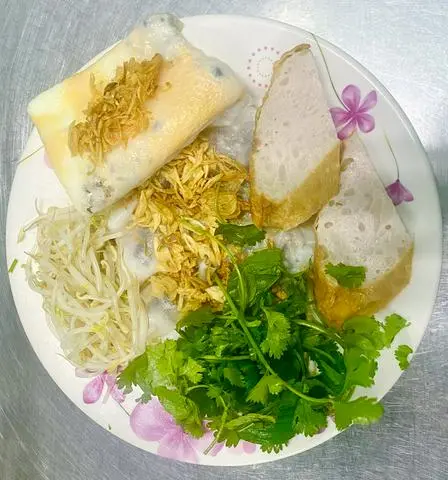 Hình ảnh Bánh cuốn chả, trứng hấp thịt