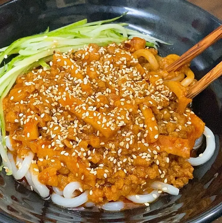 Hình ảnh Mì Udon Trộn Cay