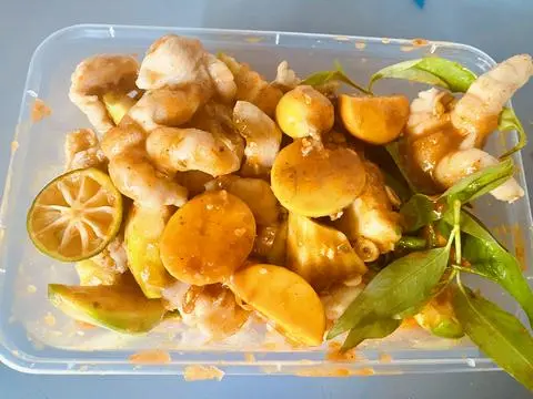 Hình ảnh Chân gà sốt thái mix trứng non