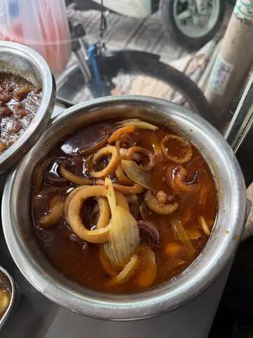 Hình ảnh Cơm mực xào sả ớt