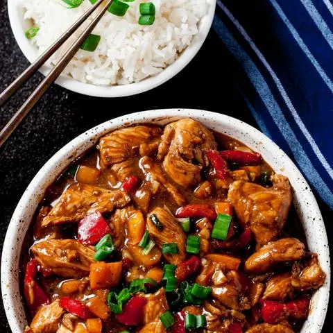 Hình ảnh Cơm Gà Kho Singapore Sả Ớt