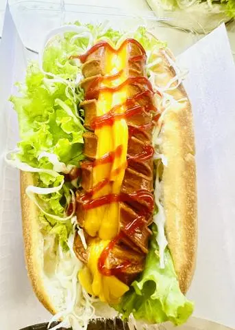 Hình ảnh Combo Hot Dog xúc xích phô mai- cá viên chiên- pepsi