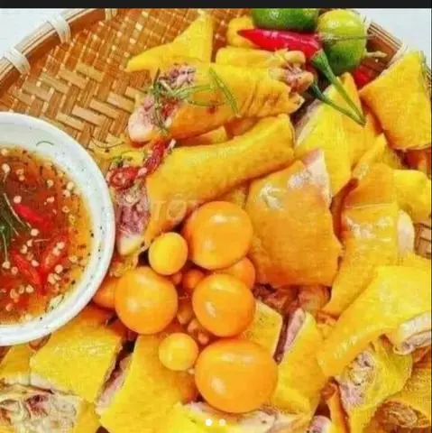 Hình ảnh Gà Ủ Muối 1/2Con + 1 xôi + 1 pep si