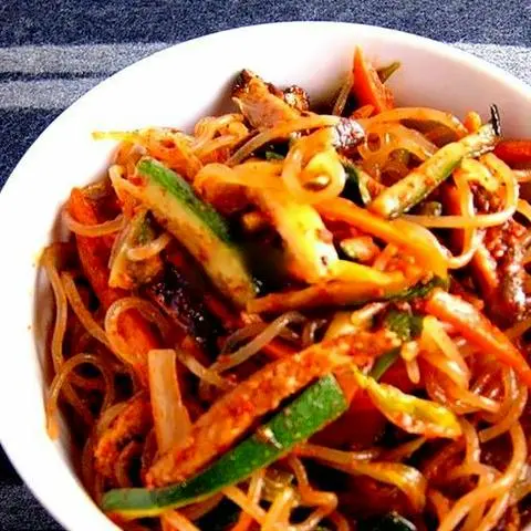 Hình ảnh Spicy japchae - miến trộn cay