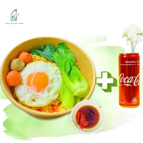 Hình ảnh Mì trộn trứng ốp la + Coca