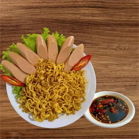 Hình ảnh Mì trộn indo Xúc Xích 