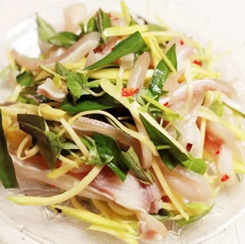 Hình ảnh Gỏi xoài tai heoo