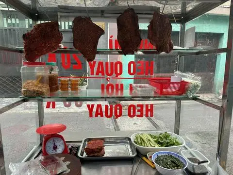 Hình ảnh Heo Quay Da Giòn Nữa Kg 