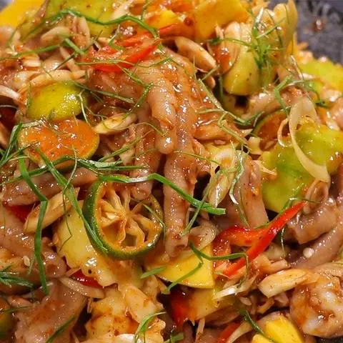 Hình ảnh Chân gà sốt Thái còn xương