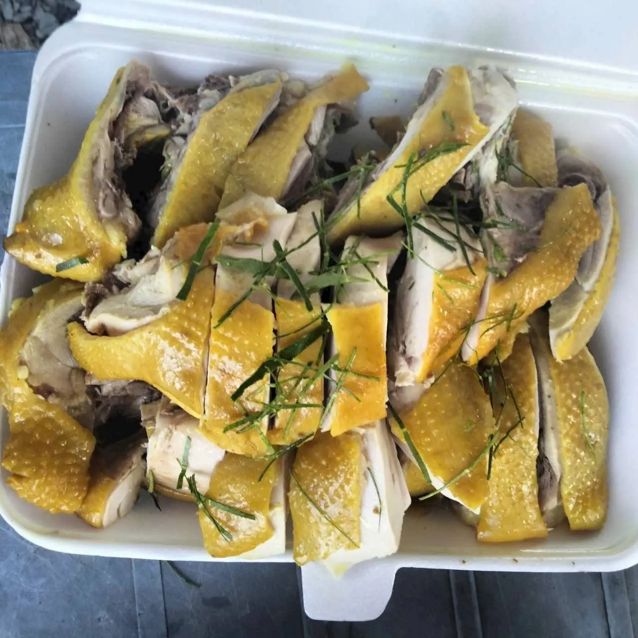 Hình ảnh Gà Hấp Mía Nguyên Con Chặt Sẵn
