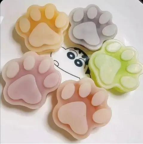 Hình ảnh Kẹo sáp chân mèo dẹp màu pastel