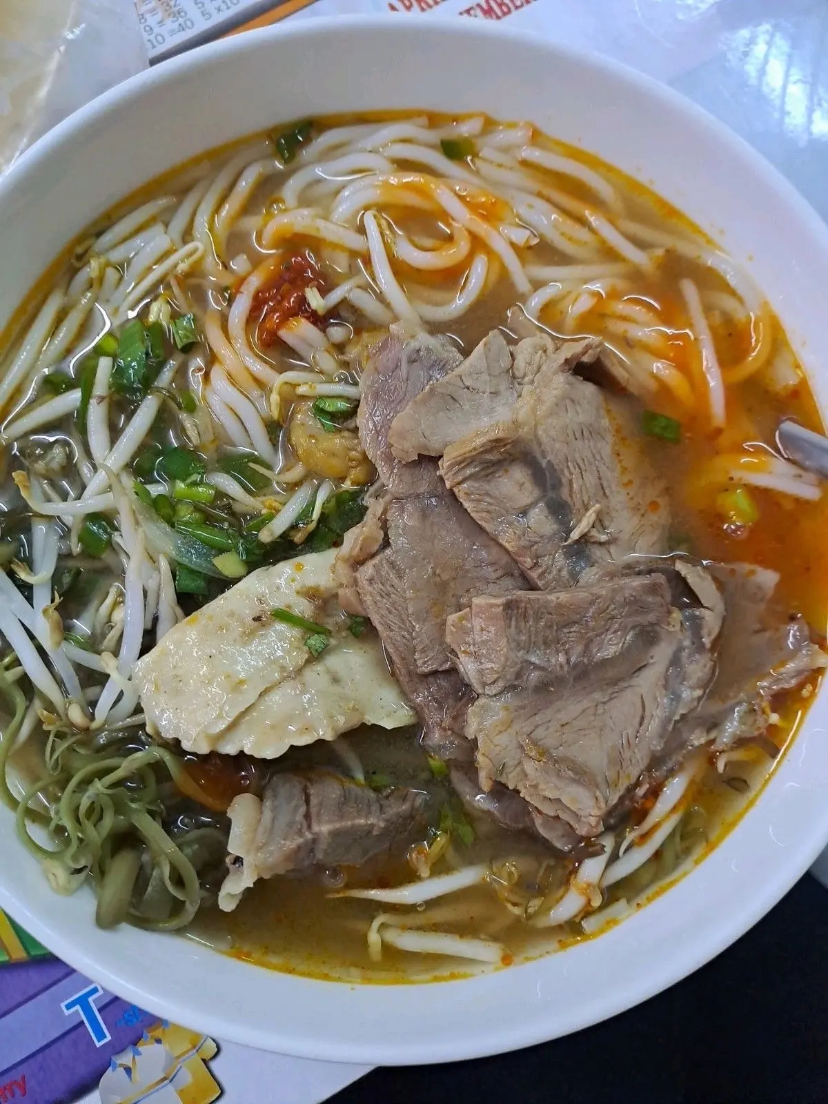 Hình ảnh Bún bò tái nạm