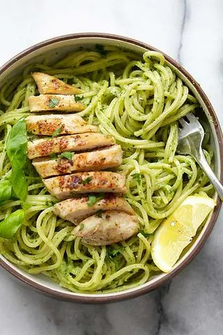 Hình ảnh Mỳ Ý gà áp chảo - sốt pesto