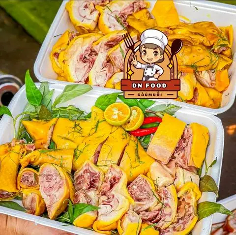 Hình ảnh Combo 2 Con Gà Ủ MuốI Hoa Tiêu (bỏ đầu chân)
