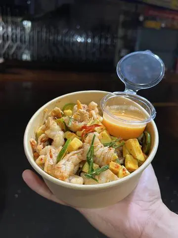 Hình ảnh Chân gà sốt thái - LỚN