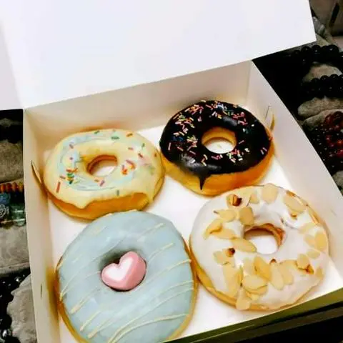 Hình ảnh Donut 4 cái random