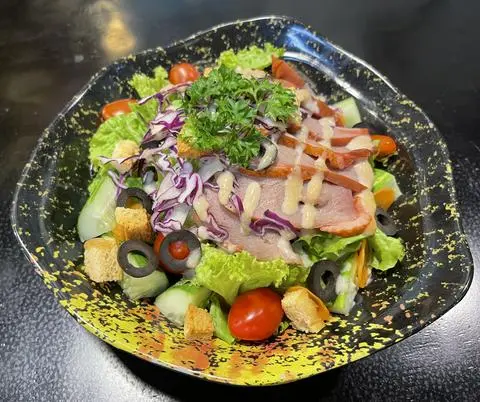 Hình ảnh Salad lườn ngỗng xông khói sốt mè rang