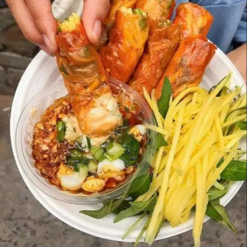 Hình ảnh Bánh Tráng Cuốn Me Bơ