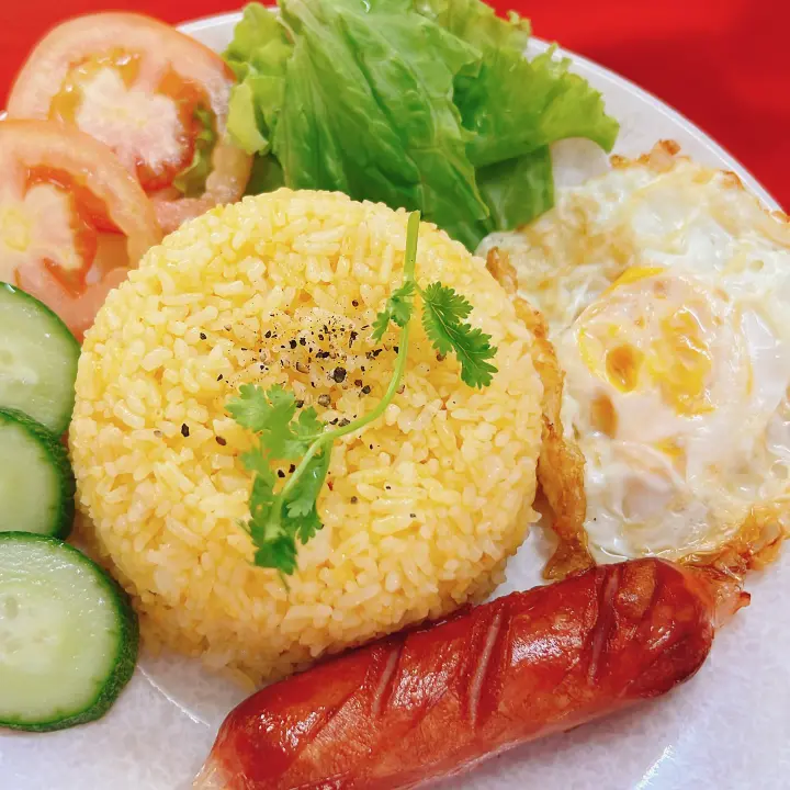 Hình ảnh Cơm Opla +Xúc Xích