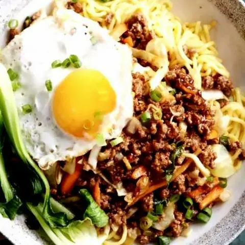 Hình ảnh Mì Trường Thọ bò - trứng