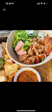 Hình ảnh Bún trộn thập cẩm chay