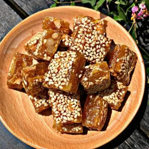 Hình ảnh Kẹo Khóm Dừa Non Đường Phèn 500g