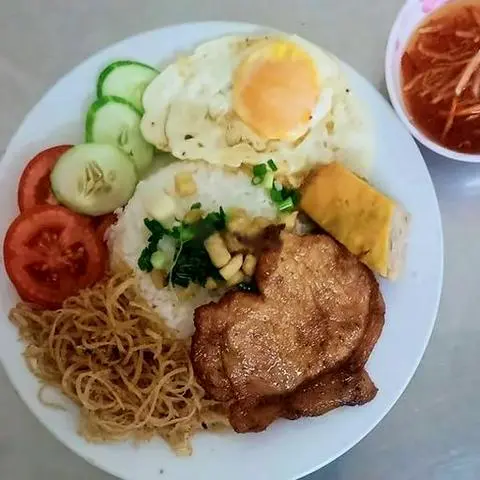 Hình ảnh Cơm tấm sườn - bì - chả - ốp la