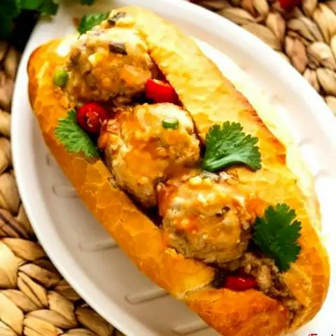 Hình ảnh Bánh mì xíu mại đậm đà