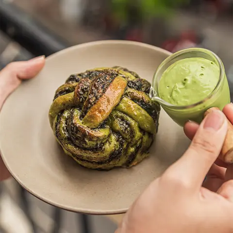 Hình ảnh Matcha Black Sesame Bakka