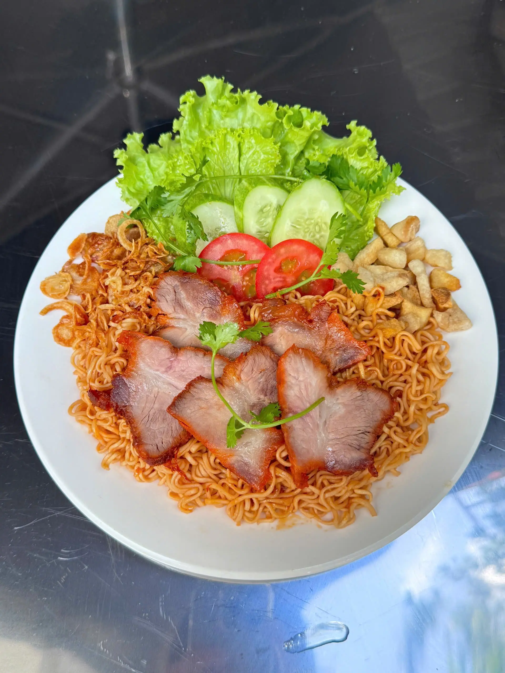Hình ảnh Mì trộn xá xíu tóp mỡ
