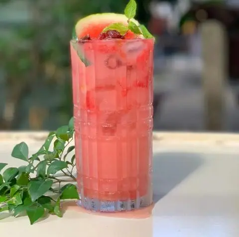 Hình ảnh Yakult dưa hấu vải hồng