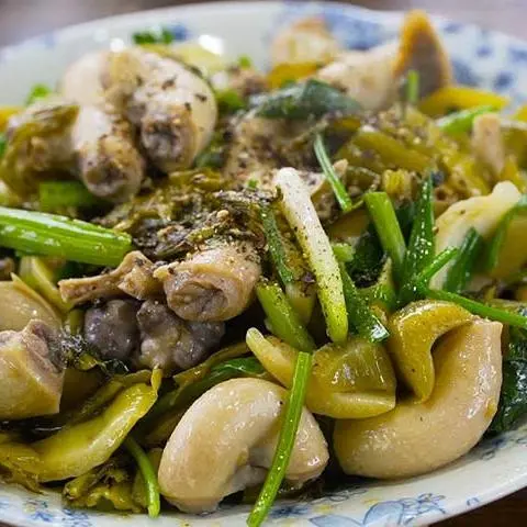 Hình ảnh Dồi trường heo xào cải chua 