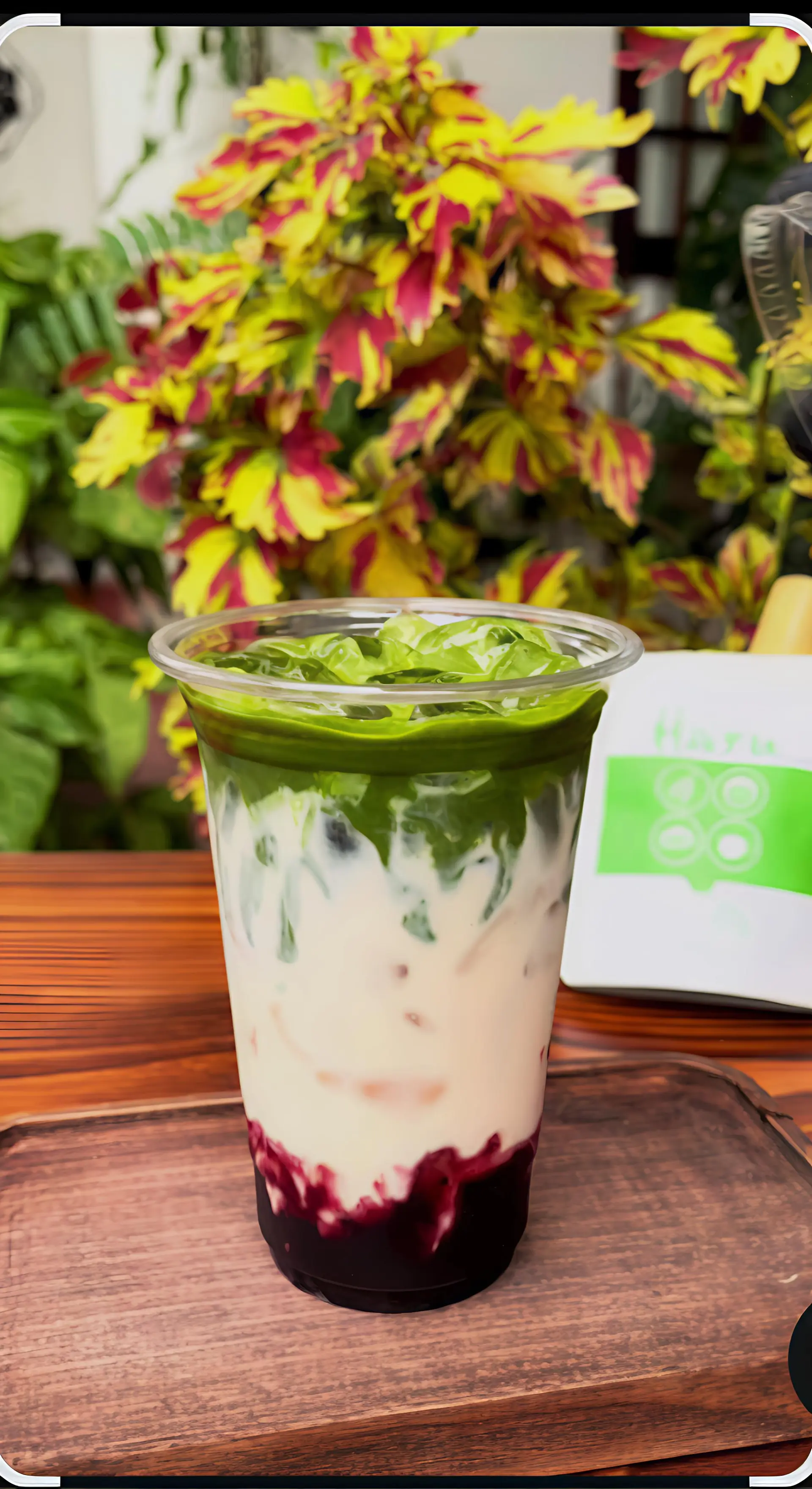 Hình ảnh Matcha latte việt quất