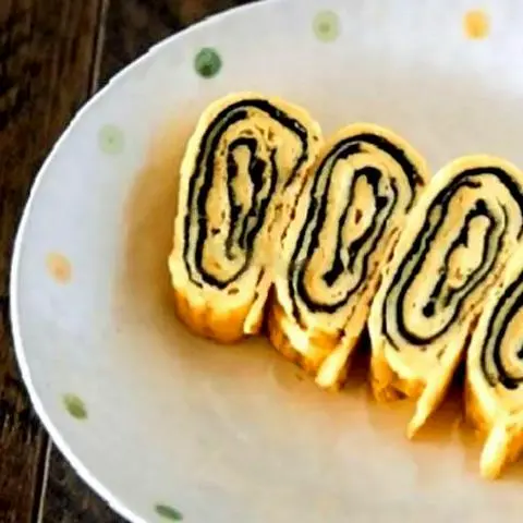 Hình ảnh Egg roll with seaweed - trứng cuộn rong biển