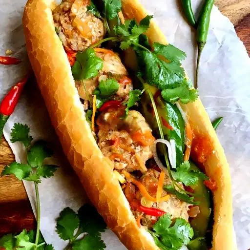 Hình ảnh Bánh mì xíu mại - trứng
