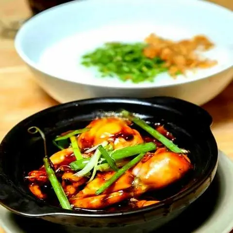Hình ảnh Cháo ếch phần 1 con - Bánh mì