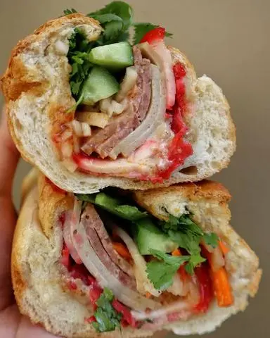 Hình ảnh Baguette dài siêu chả chả chả