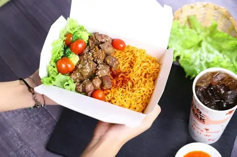Hình ảnh Spicy Noodles Luklak beef green pepper sauce / Mì cay Bò luklak sốt tiêu xanh