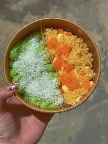 Hình ảnh Bông lan trứng muối mix Phú Sĩ