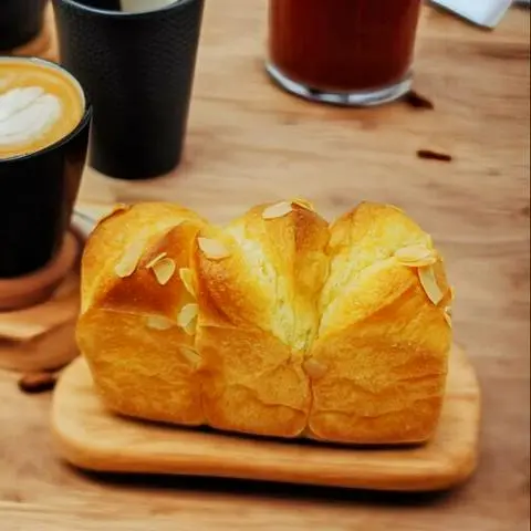 Hình ảnh Bánh Mì Bơ Brioche
