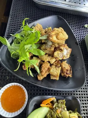 Hình ảnh Đuôi heo muối chiên giòn 300gr