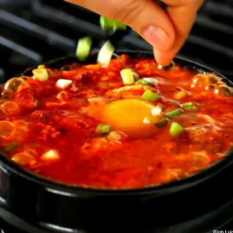 Hình ảnh Sundubu soup - canh đậu hủ non