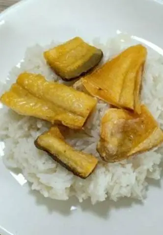 Hình ảnh Cơm khô cá dứa + canh rong biển 