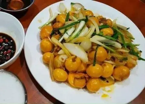 Hình ảnh trứng gà non hấp hành
