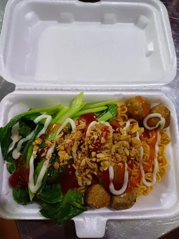 Hình ảnh Mì trộn bò viên