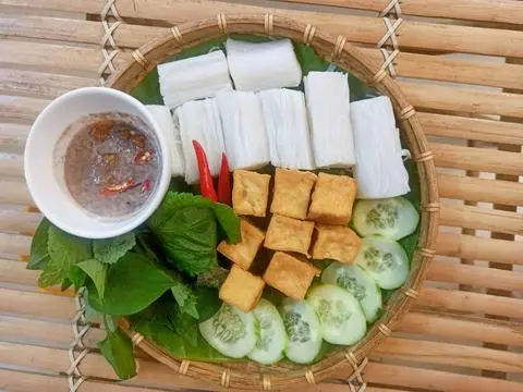 Hình ảnh Bún lá và đậu béo