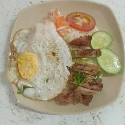 Hình ảnh cơm sườn , ốp la