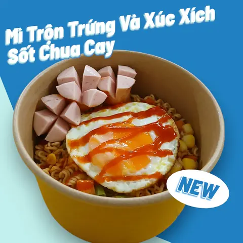 Hình ảnh Mì Trộn Trứng Và Xúc Xích Sốt Chua Cay